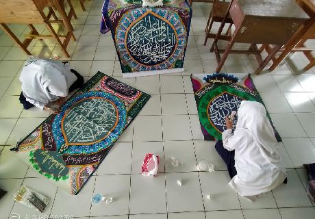 Siswa MTsN 6 HSU Pertajam Bakat dengan Kaligrafi Kontemporer